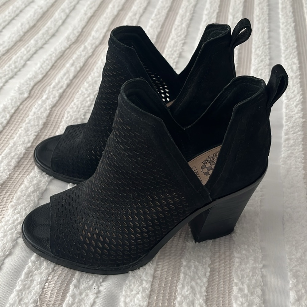 Vince Camuto Black Mesh Heeled Sandals (Size 6)